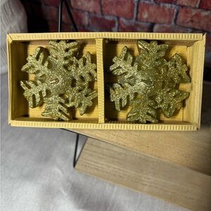 Gold Glitter Snowflake Christmas Candle. New.